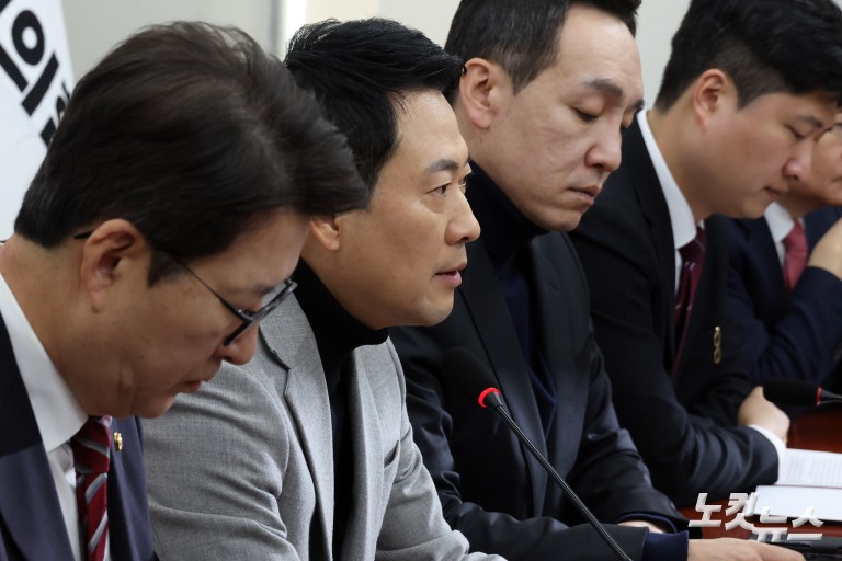 국민의힘 최고위원회의, 송언석 원내대표는 불참