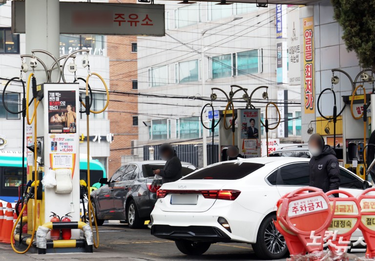 서울 휘발유값 1900원 돌파…정부 최고가격 지정제 검토