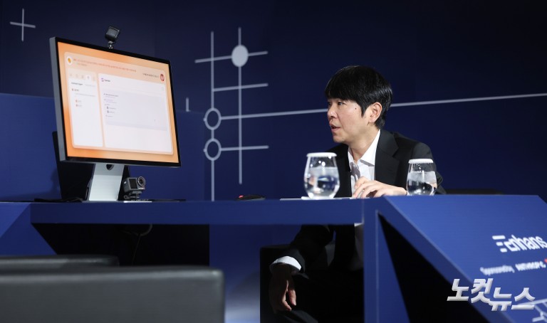 AI와 다시 만난 이세돌...이번엔 ‘대결’ 아닌 ‘협업’