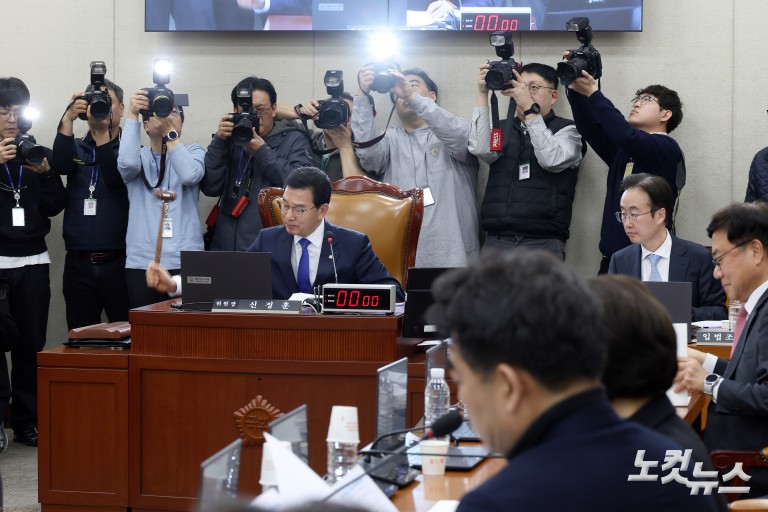 중수청 설치법, 행안위 전체회의 통과
