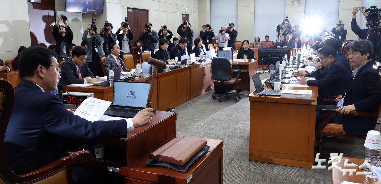 중수청 설치법, 행안위 전체회의 통과