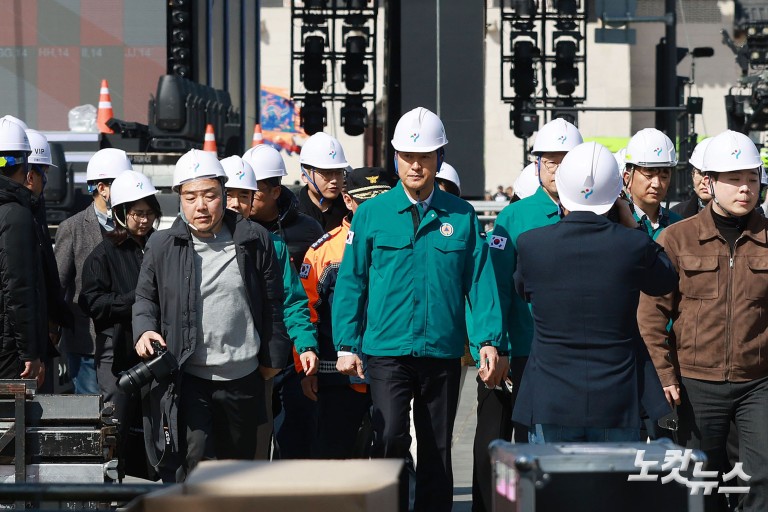 오세훈 서울시장, BTS 광화문 공연 시설 점검