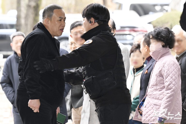 오세훈 시장 재판 증인 출석하는 명태균