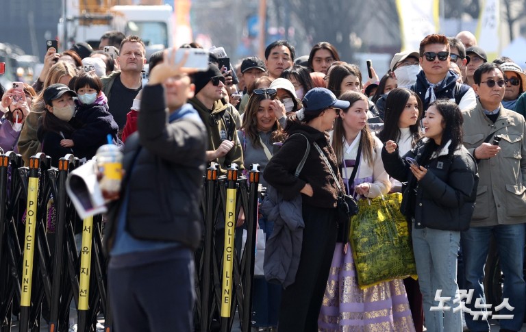 BTS 컴백, 인파 몰린 광화문