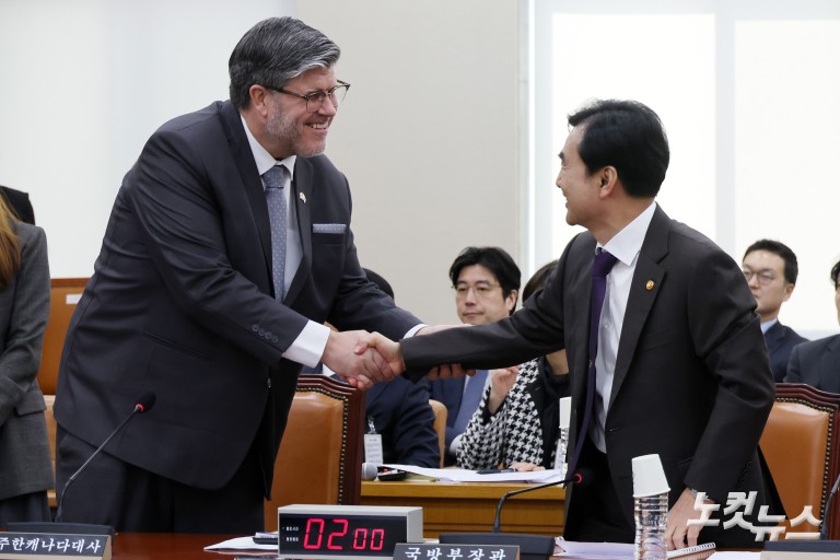 국회 국방위원회 전체회의