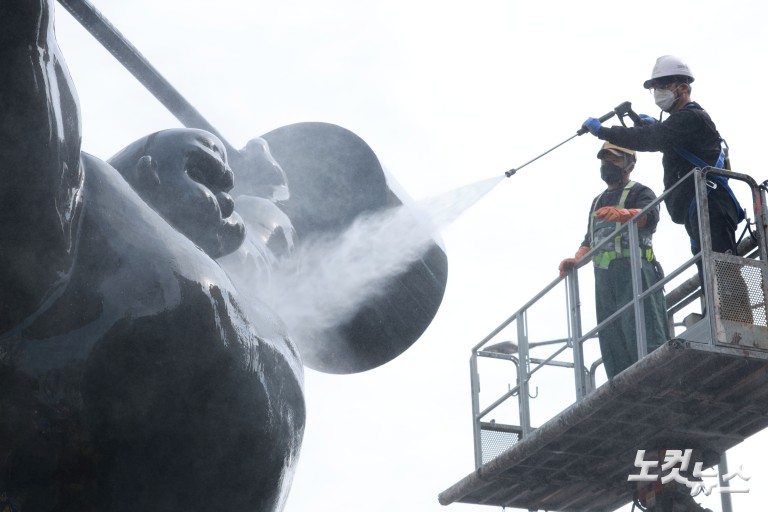 봄맞이 올림픽 조형물 세척