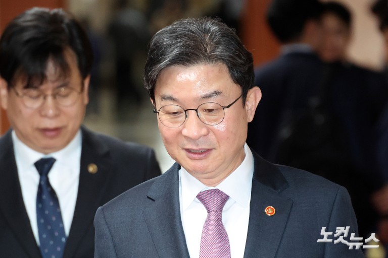 김민석, 임시국무회의 주재