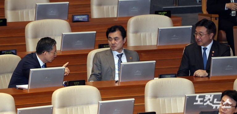 정치·외교·통일·안보 분야 대정부질문