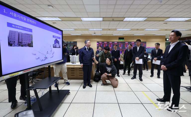 오세훈, 지하철 혼잡 줄일 '무선통신 제어시스템' 점검