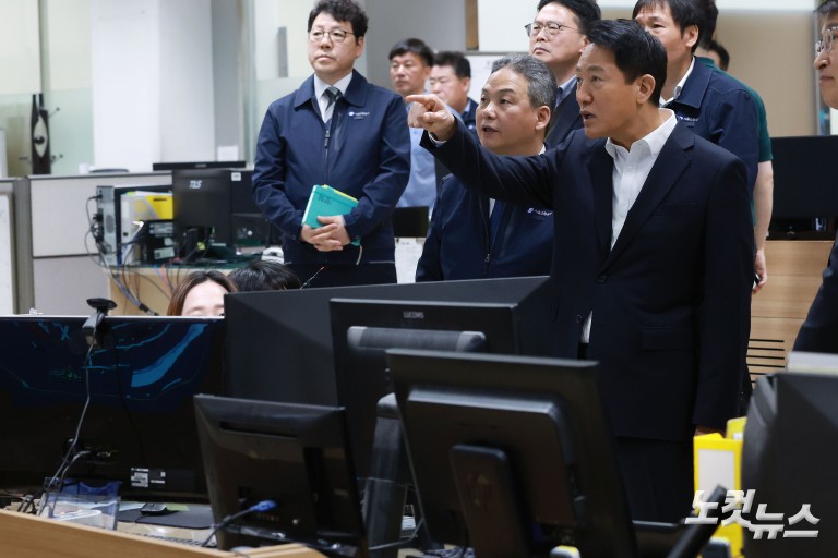 오세훈, 지하철 혼잡 줄일 '무선통신 제어시스템' 점검