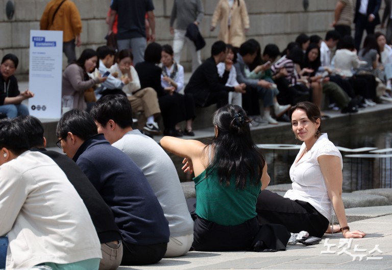 4월에 28도?…때 이른 초여름 날씨