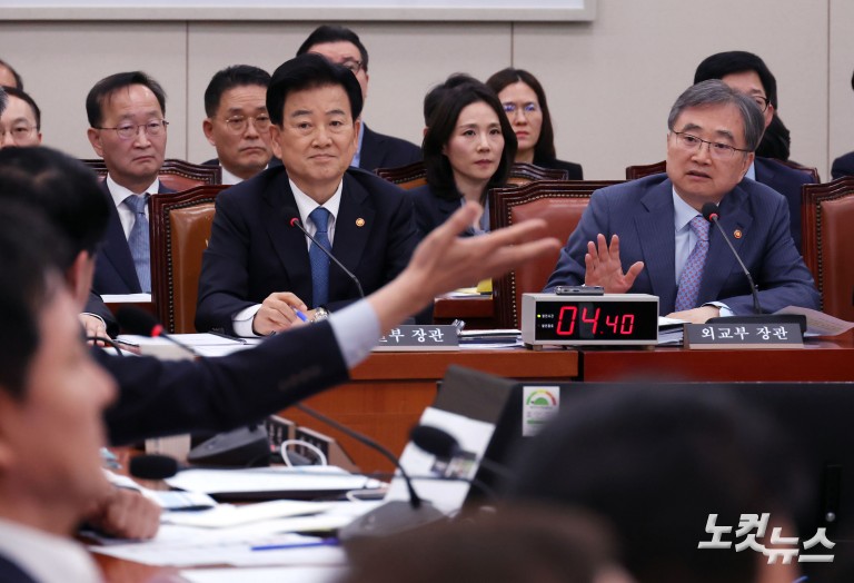 국회 외통위 전체회의