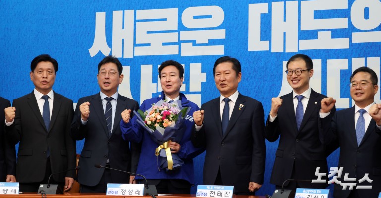 민주당, '1호 인재' 전태진 변호사 영입…울산 남구갑 보궐 출마