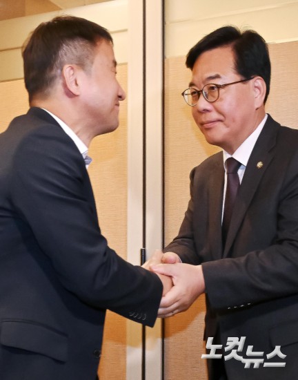 오찬 회동 갖는 여야 원내대표
