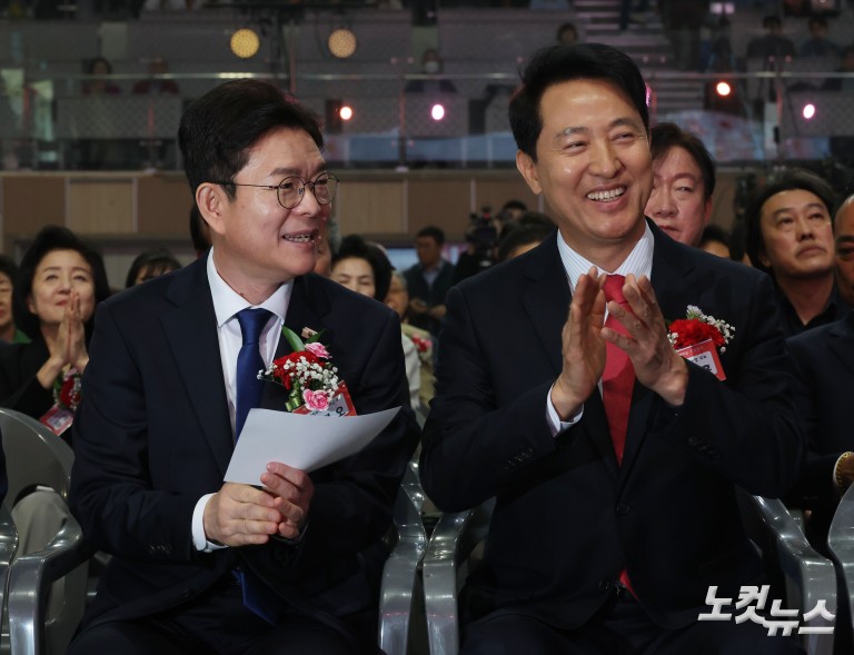 어버이날 행사에서 만난 정원오-오세훈