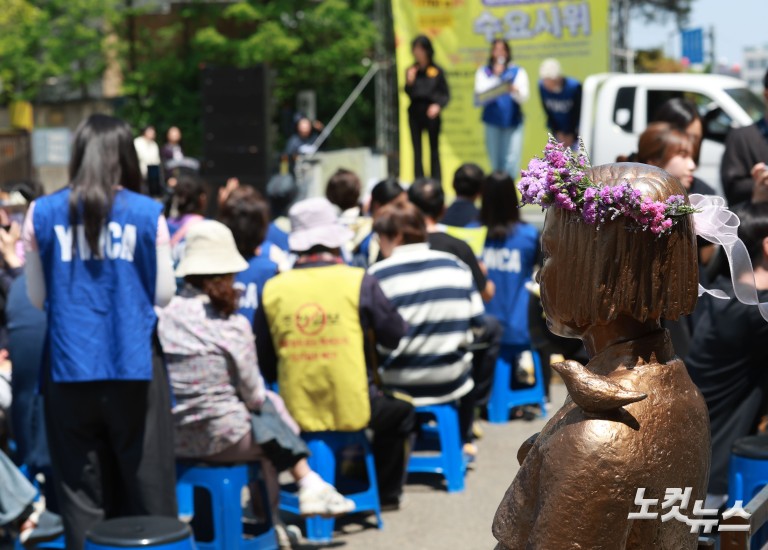 소녀상 에워싼 바리케이드 6년 만에 철거