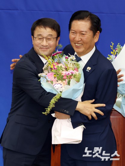 한병도, 민주당 원내대표 연임