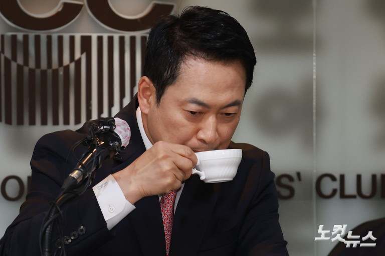 장동혁 대표, 외신기자 간담회