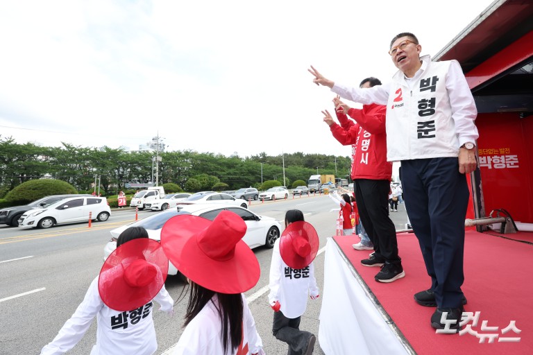 박형준 부산시장 후보, 출근길 인사