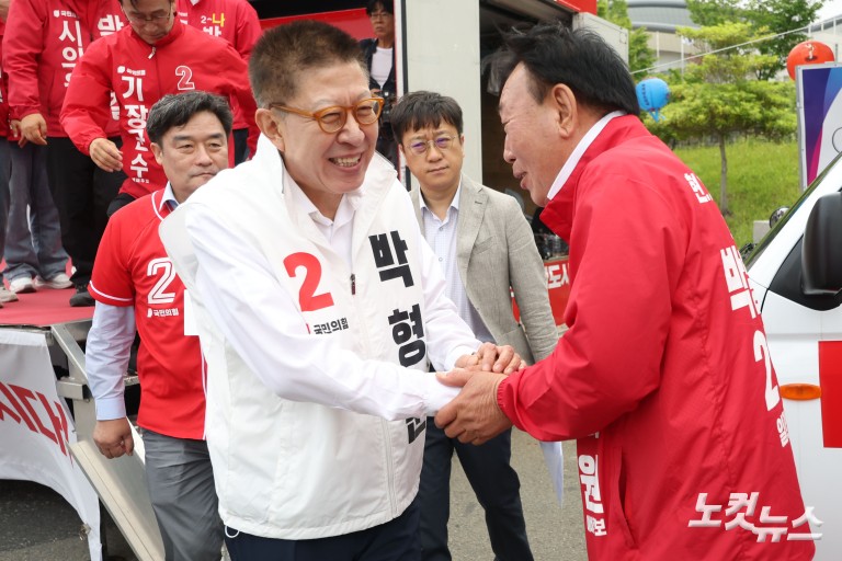 박형준 부산시장 후보, 출근길 인사