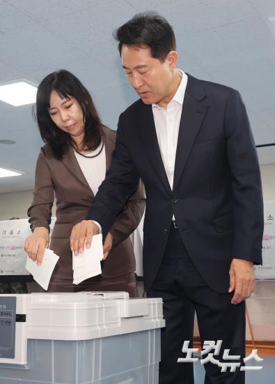 사전투표하는 오세훈 후보