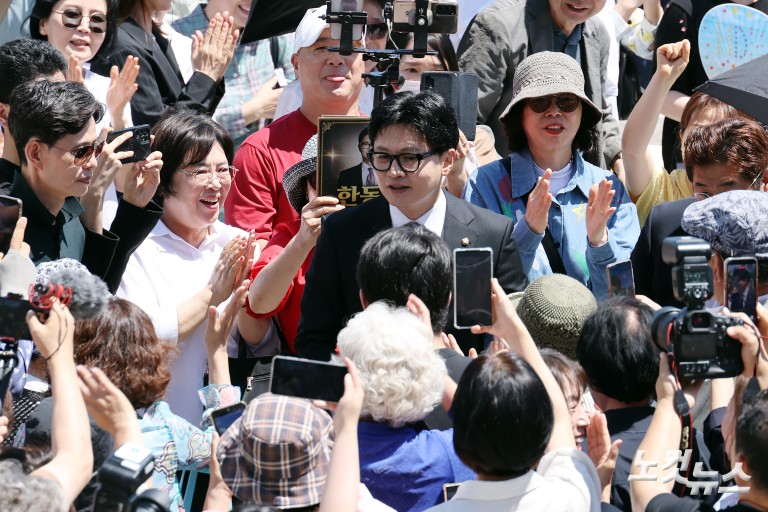 한동훈, 국회 첫 등원