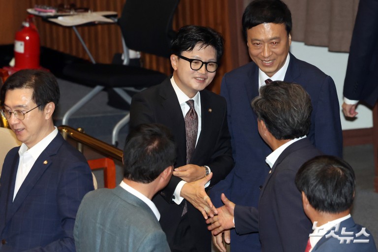 국회 본회의, 국회의장·부의장 선출 및 재보궐선거 의원선서