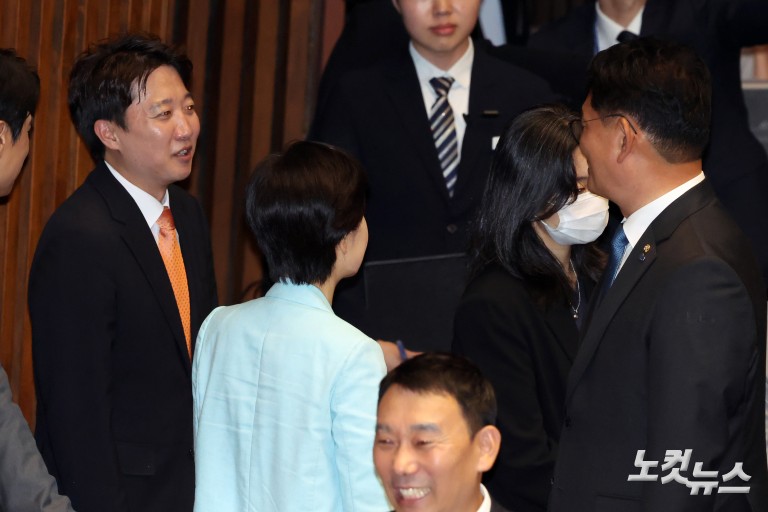 국회 본회의, 국회의장·부의장 선출 및 재보궐선거 의원선서