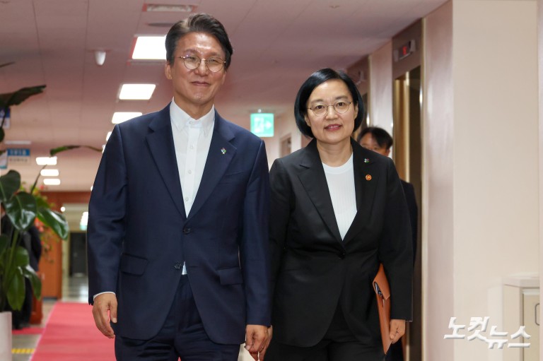 김민석-한성숙, 국무회의 참석