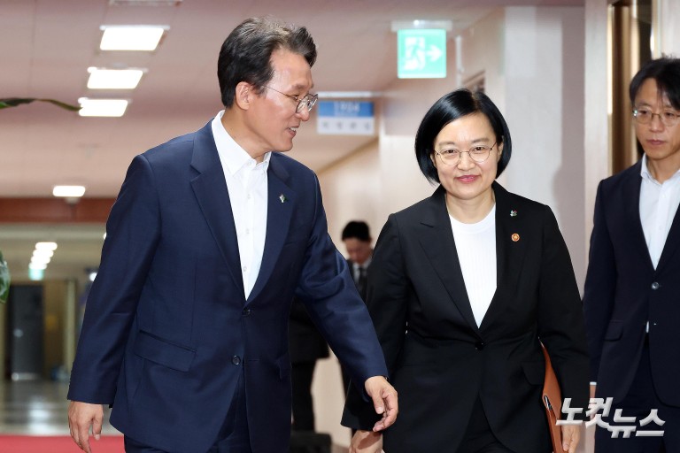 김민석-한성숙, 국무회의 참석