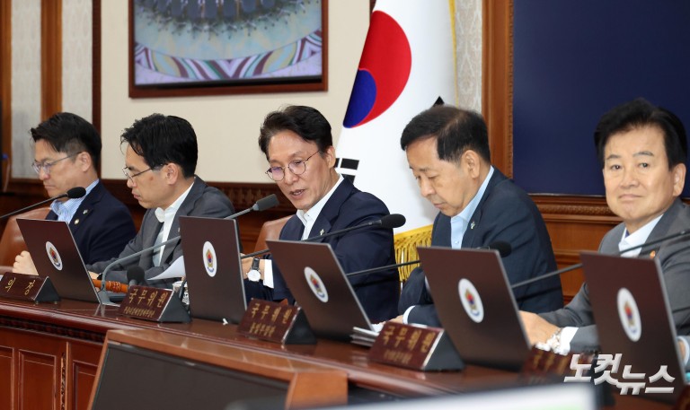 김민석-한성숙, 국무회의 참석