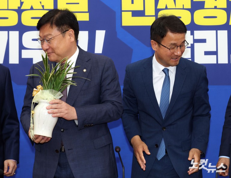 국힘 정점식 원내대표, 민주 한병도 원내대표 예방