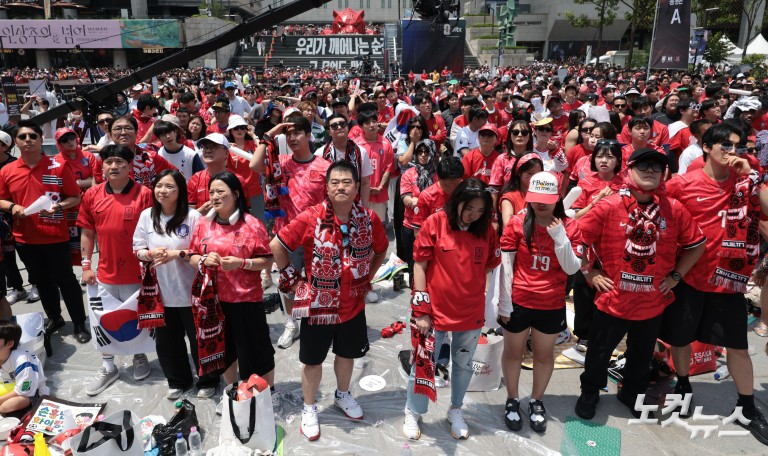 북중미 월드컵 거리 응원 ‘열기’