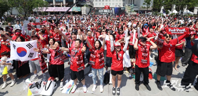 북중미 월드컵 거리 응원 ‘열기’