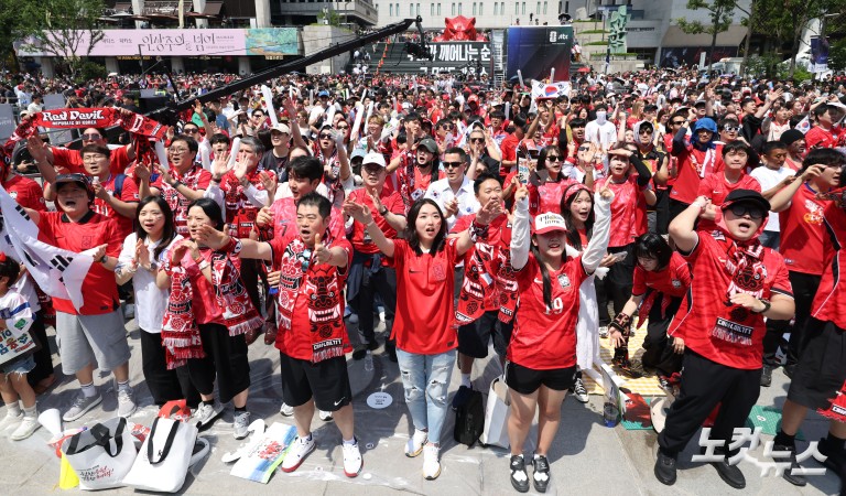 북중미 월드컵 거리 응원 ‘열기’