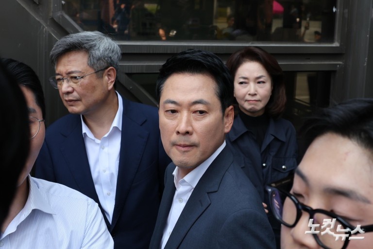 잠실개표소 시위 현장 찾은 장동혁