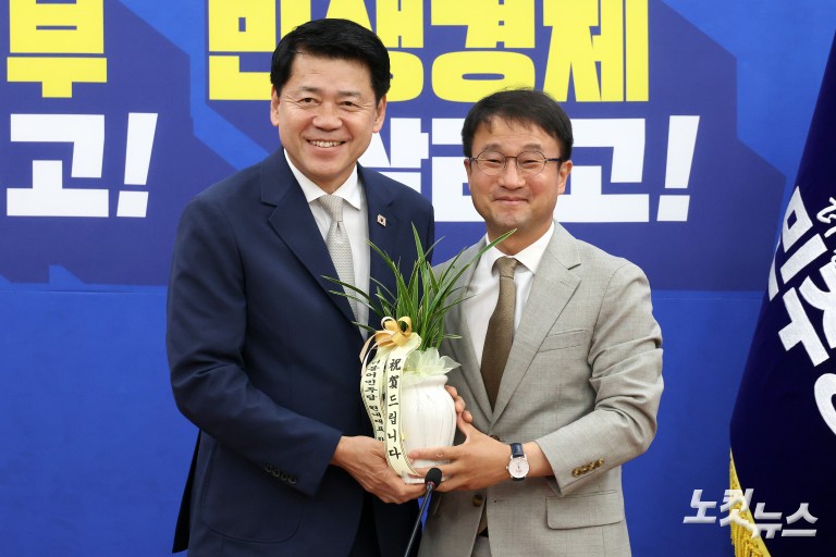 조국혁신당 김준형 원내대표, 민주당 한병도 원내대표 예방