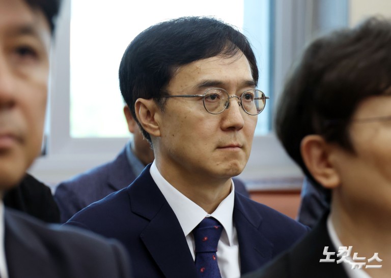 '투표용지 부족' 국조특위 출석한 前서울·송파선관위원장