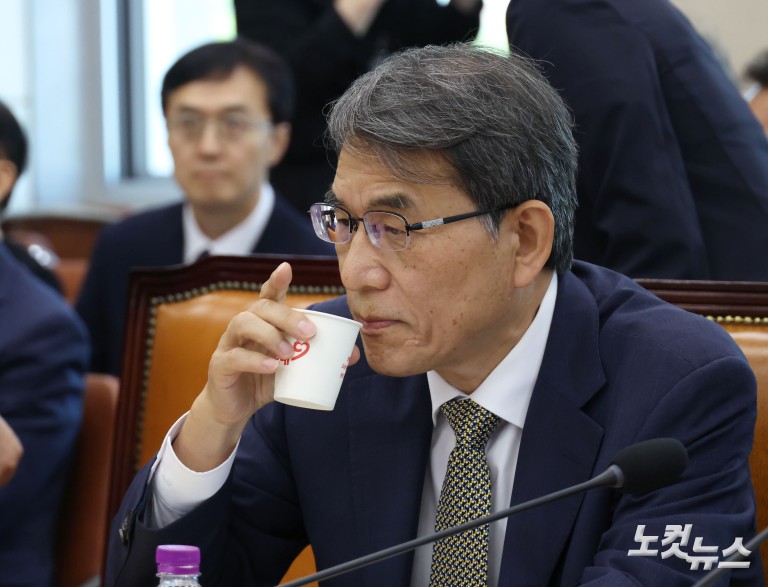 '투표용지 부족' 국조특위 출석한 前서울·송파선관위원장