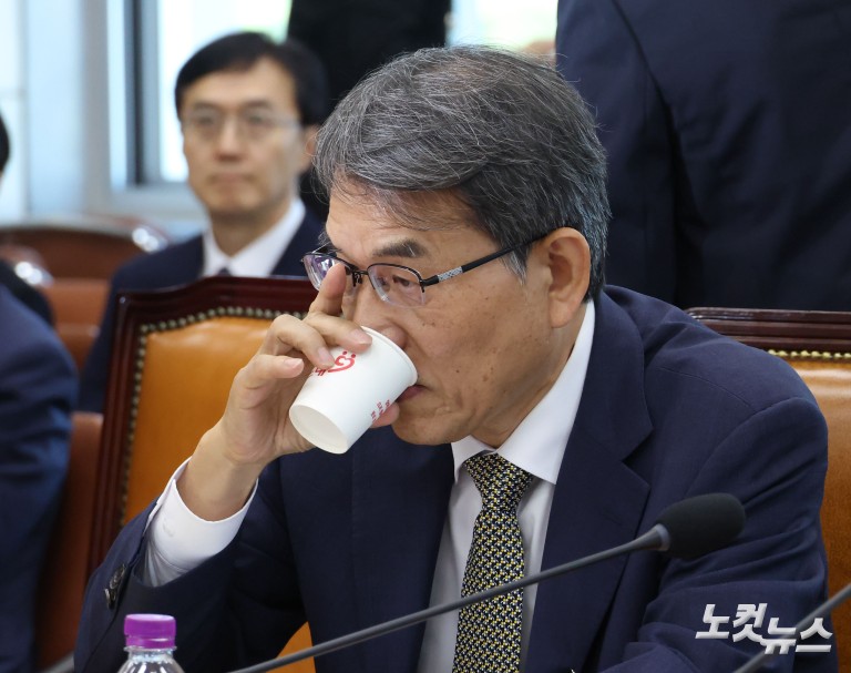 '투표용지 부족' 국조특위 출석한 前서울·송파선관위원장