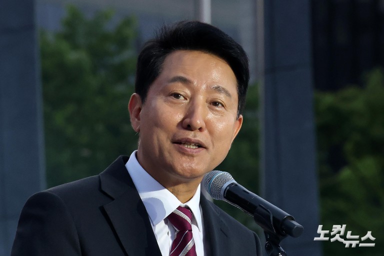 참전국 국기 게양된 감사의 정원
