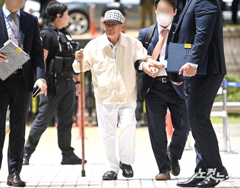 '국민의힘 집단 입당' 신천지 이만희, 구속 기로