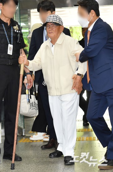 '국민의힘 집단 입당' 신천지 이만희, 구속 기로