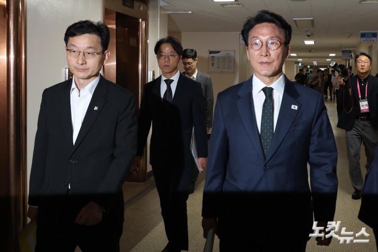김민석, 검찰개혁 관련 브리핑