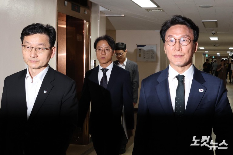 김민석, 검찰개혁 관련 브리핑