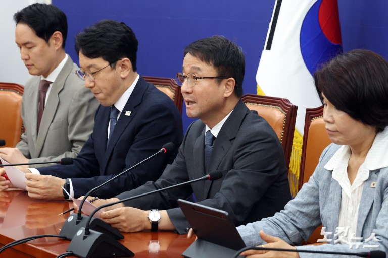 더불어민주당 원내대책회의
