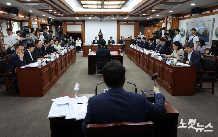 투표용지 부족사태 국조특위, 중앙선관위 현장조사