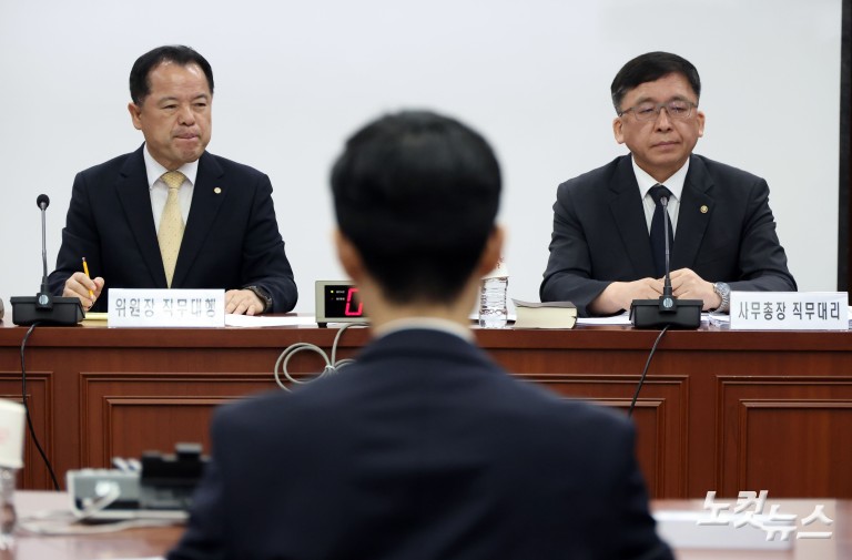 투표용지 부족사태 국조특위, 중앙선관위 현장조사