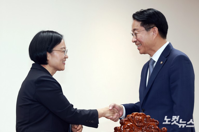 조정식 국회의장 예방한 한성숙 국무총리