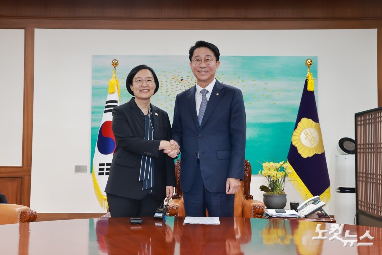 조정식 국회의장 예방한 한성숙 국무총리
